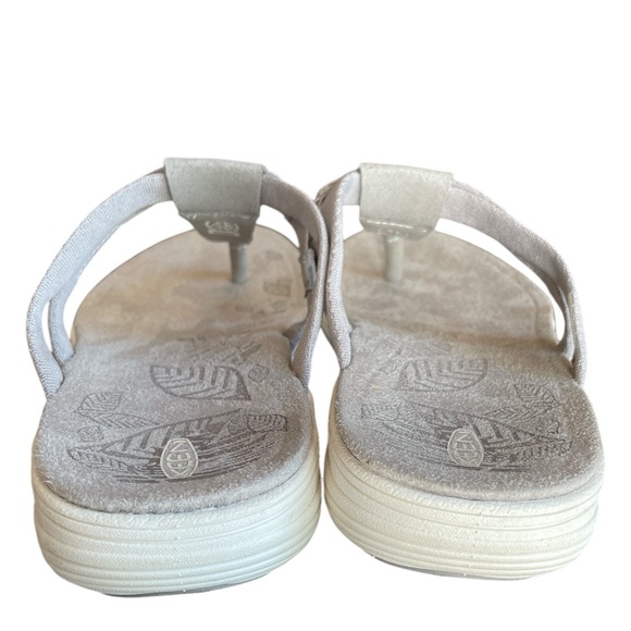 KEEN Damaya Flip Sandals in White/Grey, Size 10, Summer, Beach, Resort, Vacation - Picture 2 of 8
